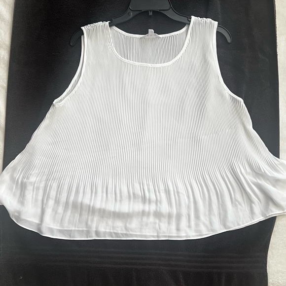 NWOT BB Dakota Sleeveless white Blouse  Size small - Picture 1 of 6